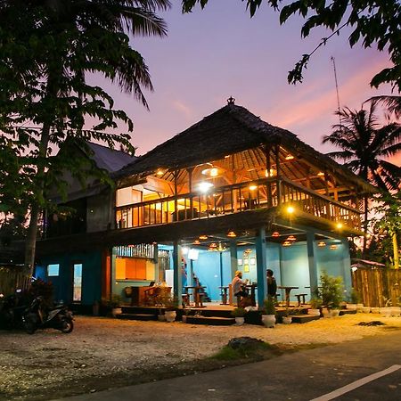 Full Moon Hostel Nusa Penida Exterior photo