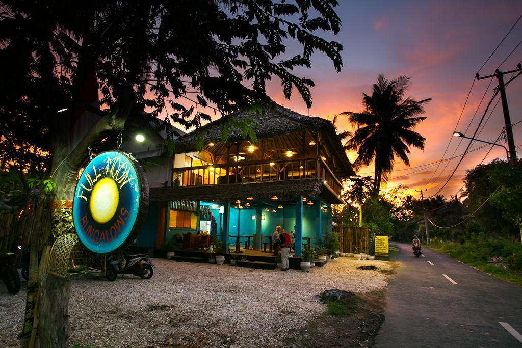 Full Moon Hostel Nusa Penida Exterior photo