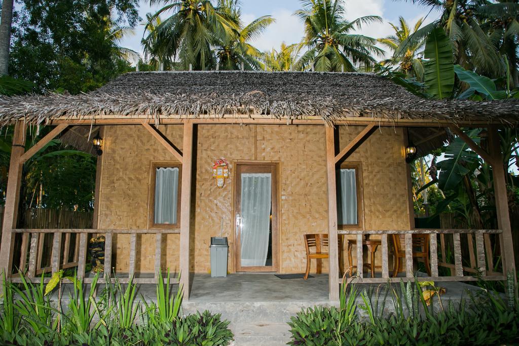 Full Moon Hostel Nusa Penida Exterior photo