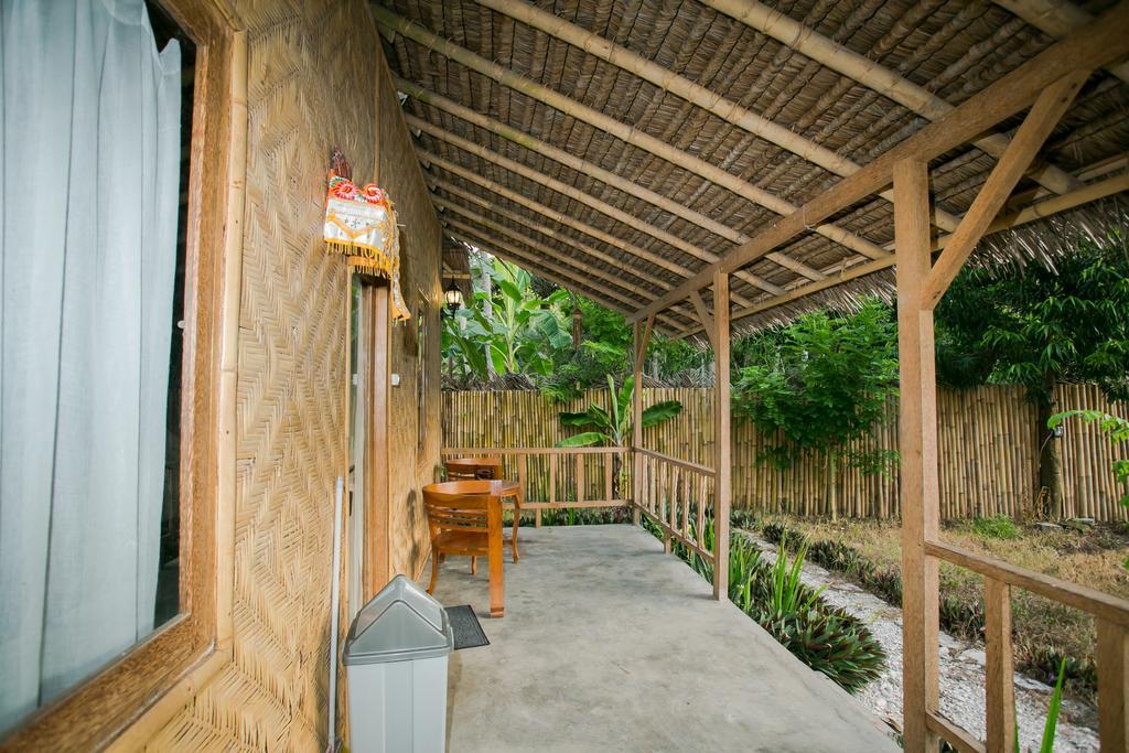 Full Moon Hostel Nusa Penida Exterior photo