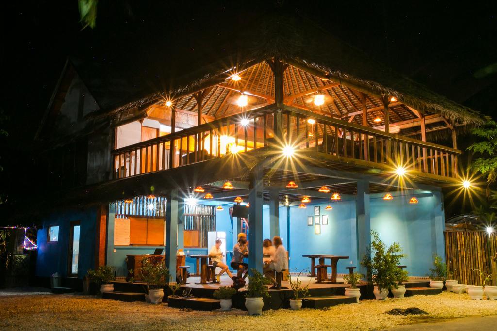 Full Moon Hostel Nusa Penida Exterior photo