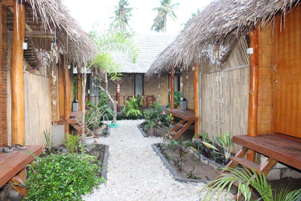 Full Moon Hostel Nusa Penida Exterior photo