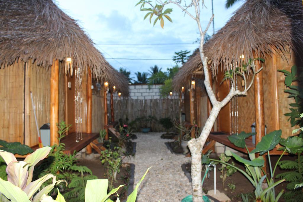 Full Moon Hostel Nusa Penida Exterior photo