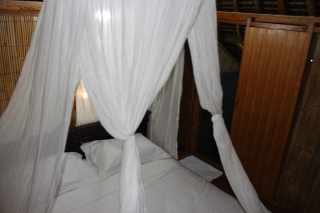 Full Moon Hostel Nusa Penida Exterior photo