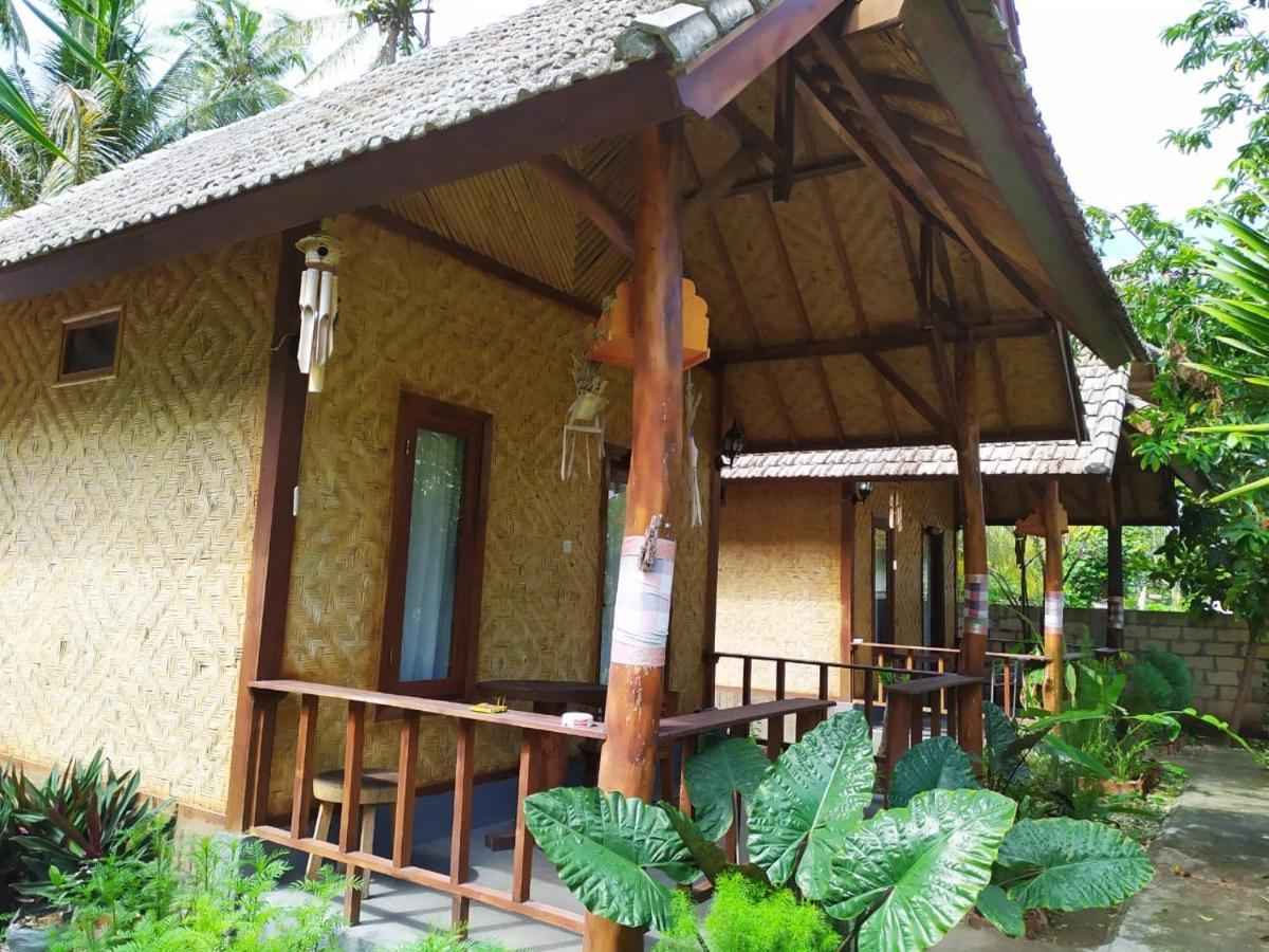Full Moon Hostel Nusa Penida Exterior photo